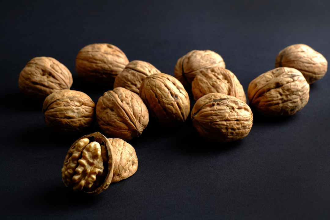 अखरोट को खाने का ये है सही तरीका, शरीर में नही होगी कोई भी समस्या :(Right way to eat Walnuts in Hindi)